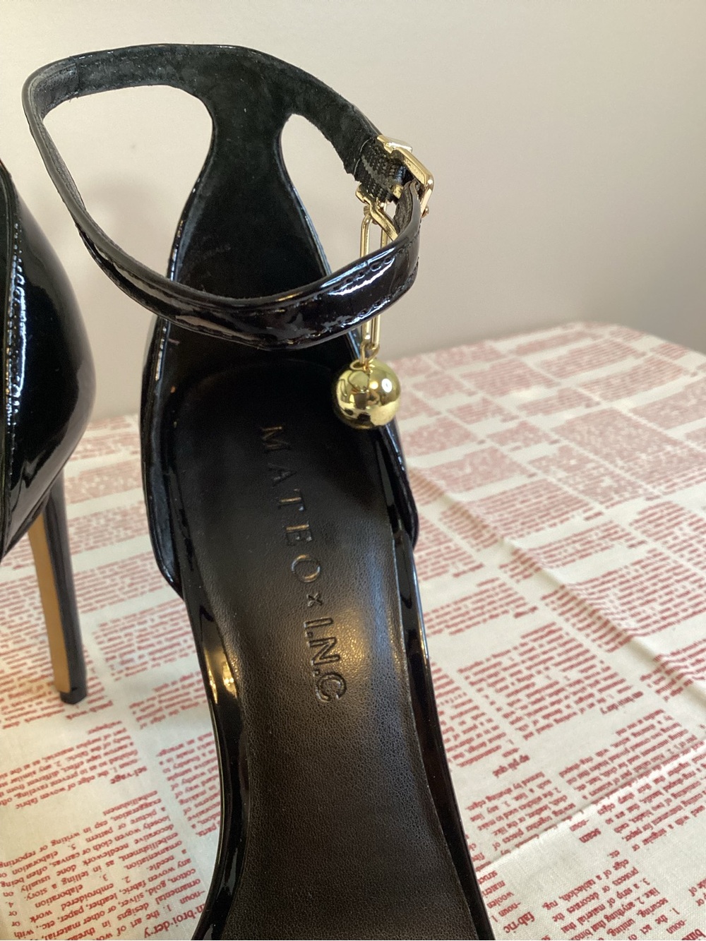 MATEO x I.N.C. Black Patent Leather Chain Heels NIB Size 10M - Picture 3 of 9
